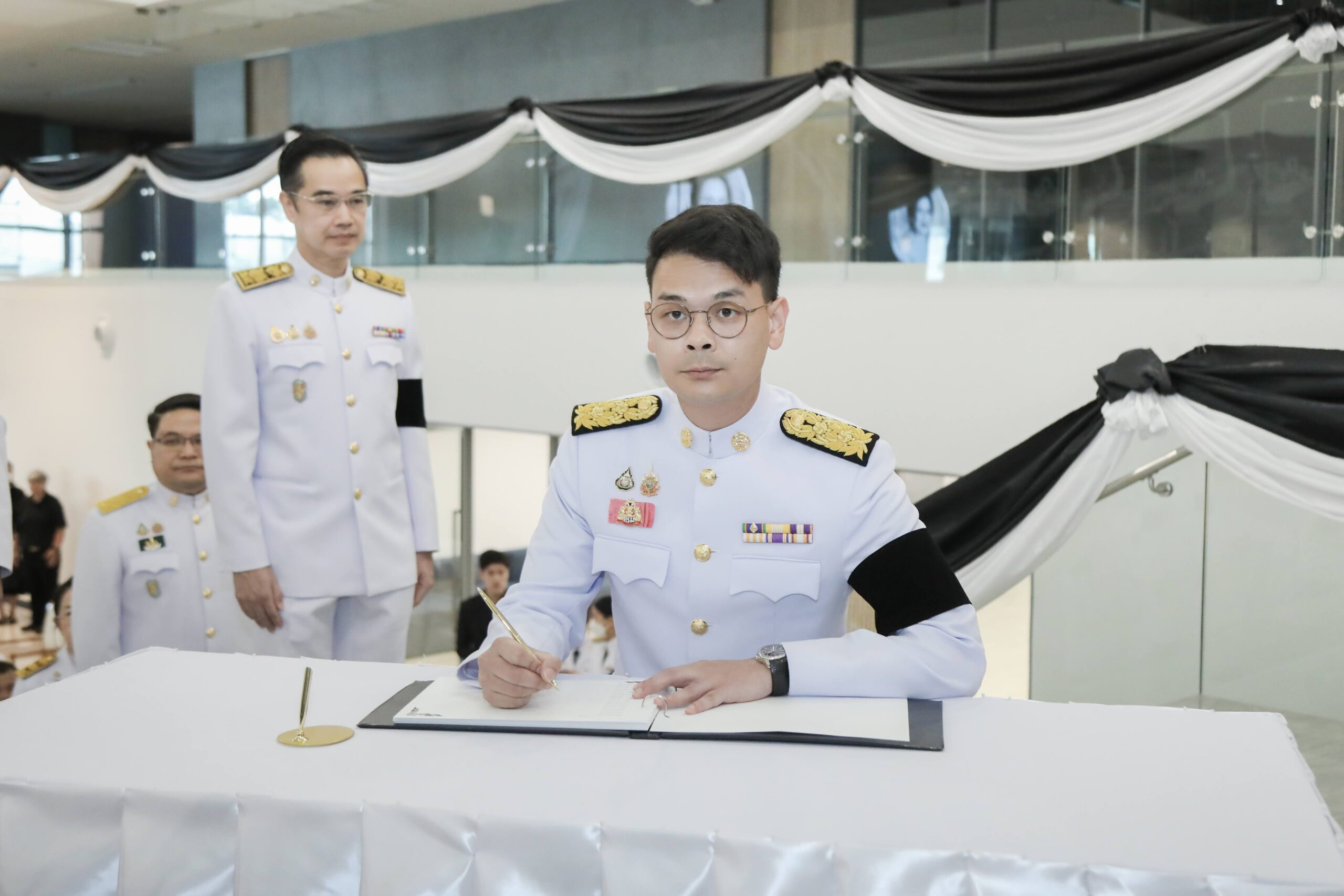 ดีอี เปิดให้ ปชช.ลงนามถวายอาลัย “สมเด็จพระบรมราชชนนีพันปีหลวง” ผ่านออนไลน์