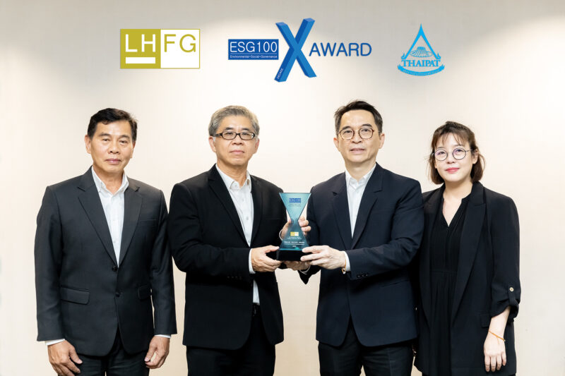 LHFG รับรางวัลเกียรติคุณ ESG100 Decade Award ในฐานะองค์กรโดดเด่นด้าน ESG ต่อเนื่อง 10 ปี