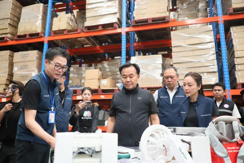 “รมช. ยศสิงห์” นำทีมขยายผลไดร์เป่าผมมรณะ ค้นคลังสินค้ายึดเครื่องใช้ไฟฟ้ากว่า 6.3 ล้านบาท