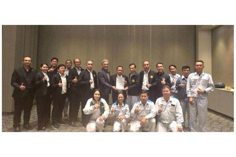 แยกย้ายไปทำงาน!”ตรีนุช” ปลื้มเจรจาไดกิ้นได้ข้อยุติ นายจ้าง-ลูกจ้าง ตกลงกันได้ด้วยดีหลังเจรจานาน 12 ชั่วโมง