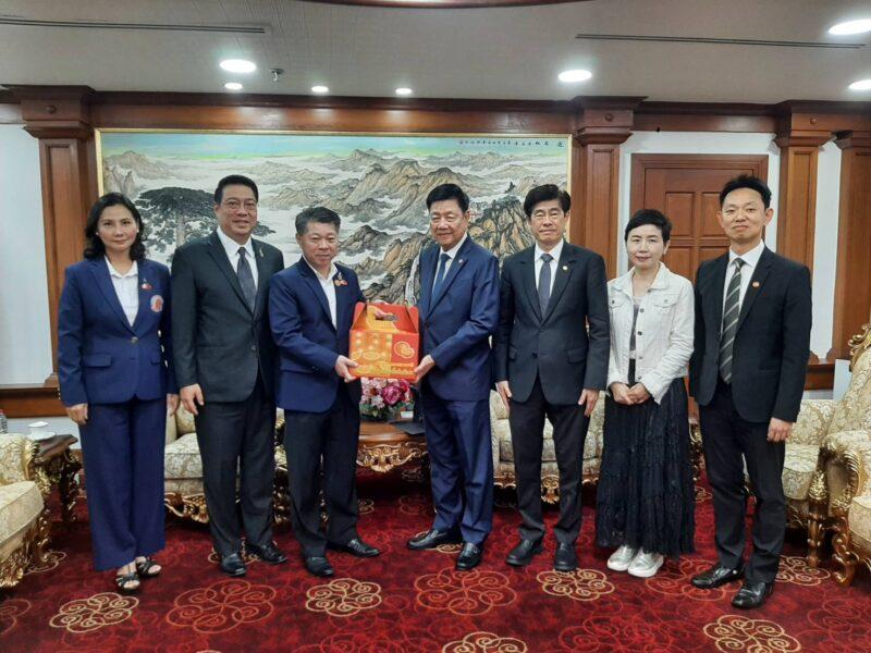 สมาคมผู้สื่อข่าวไทย–จีน เข้าพบหอการค้าไทย–จีนอวยพรครบรอบ 115 ปี