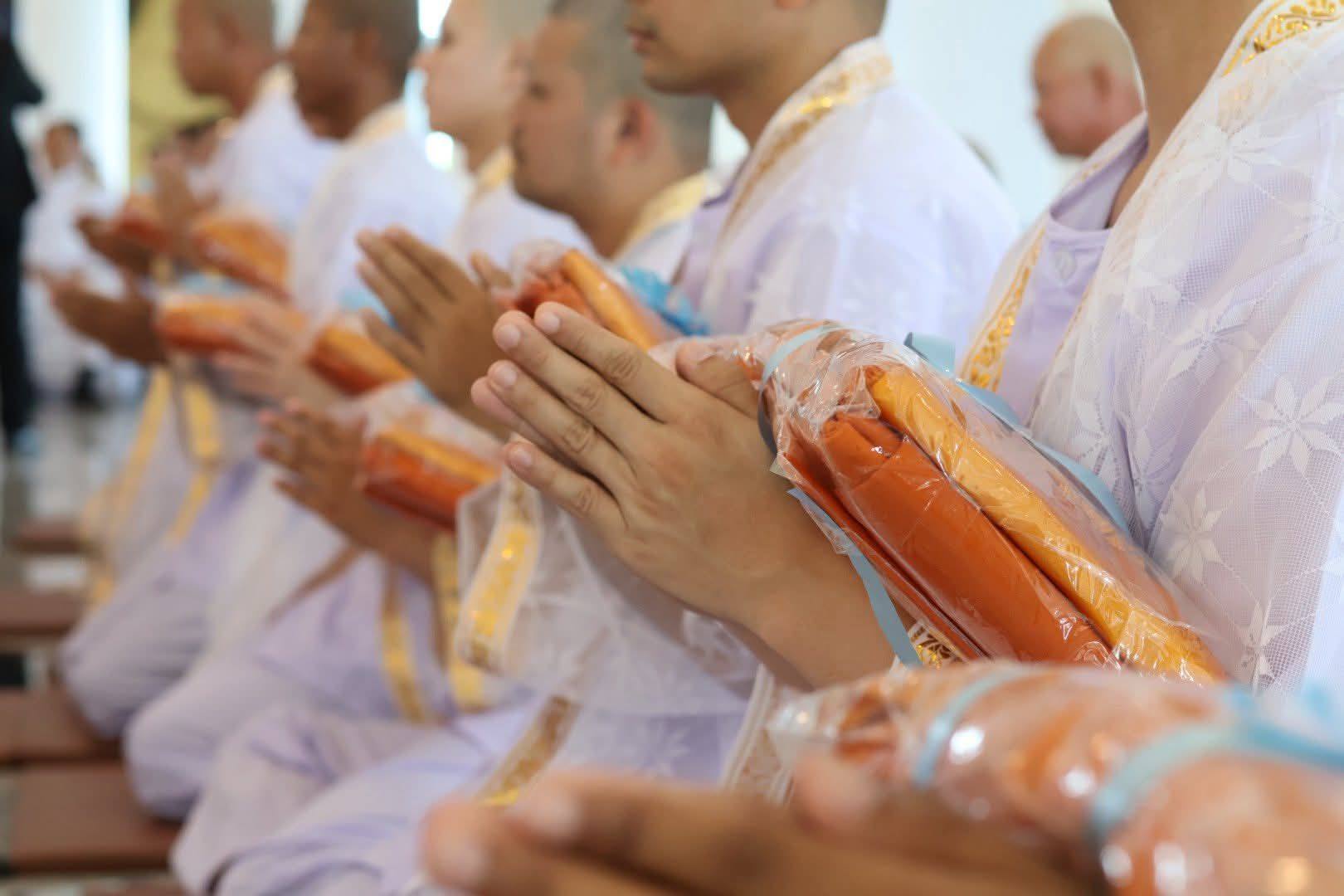 ข่าวจริง “เจ้าหน้าที่รัฐ ลาเข้าร่วมโครงการบวชเพื่อถวายเป็นพระราชกุศลแด่พระพันปีหลวงฯ ได้โดยไม่ถือเป็นวันลา”