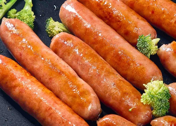 ข่าวบิดเบือน “รับประทานไส้กรอกบ่อย ตับทำงานหนัก ผนังหลอดเลือดอักเสบจากไนไตรต์”